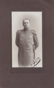 Foto ohvitser signatuuriga