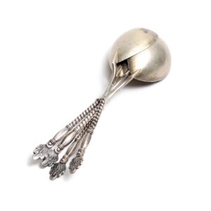 4 Juveelitehase salatilusikat back-side