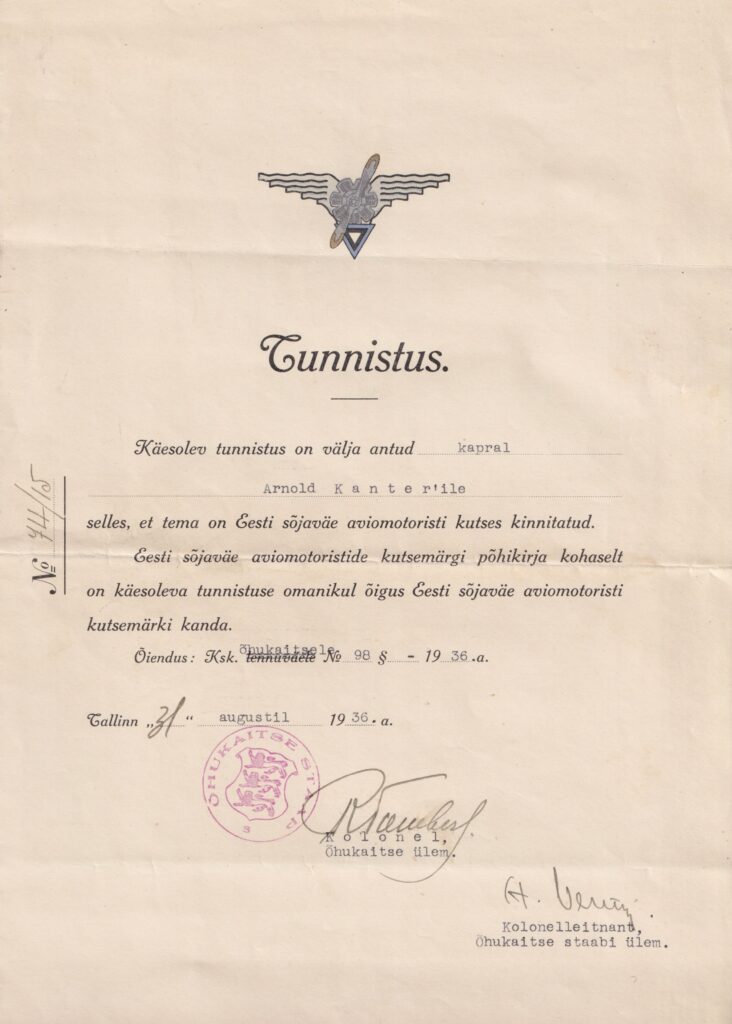 Eesti sõjaväe aviomotoristi kutsemärk koos tunnistusega.