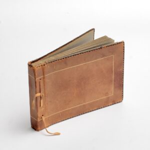 Taska album Tallinna akvarellidega 1930ndad. other-side